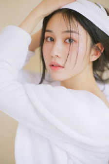 摸进她的小内裤里疯狂桶